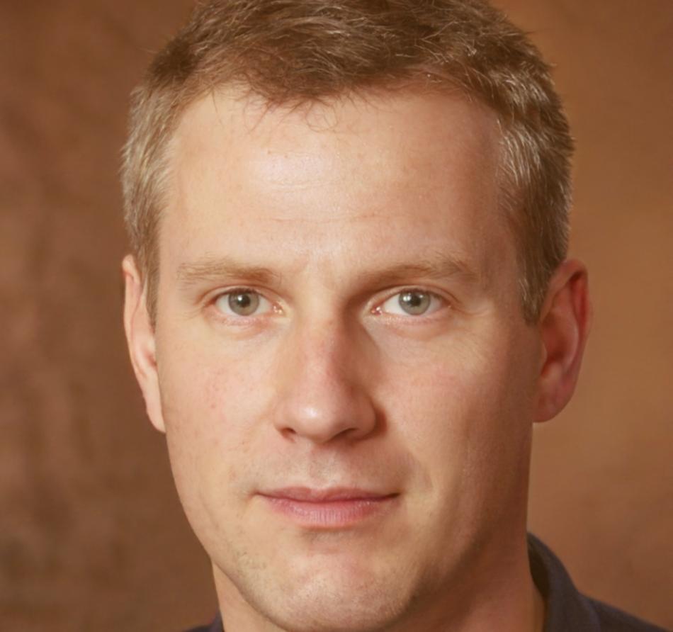 Преподаватель курса Ержан Байтурсынов